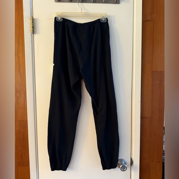 Free City Joggers - Picture 2 of 4